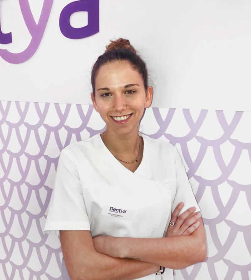 Doutora Ana Taveira, médica dentista clínica da Dentya Felgueiras